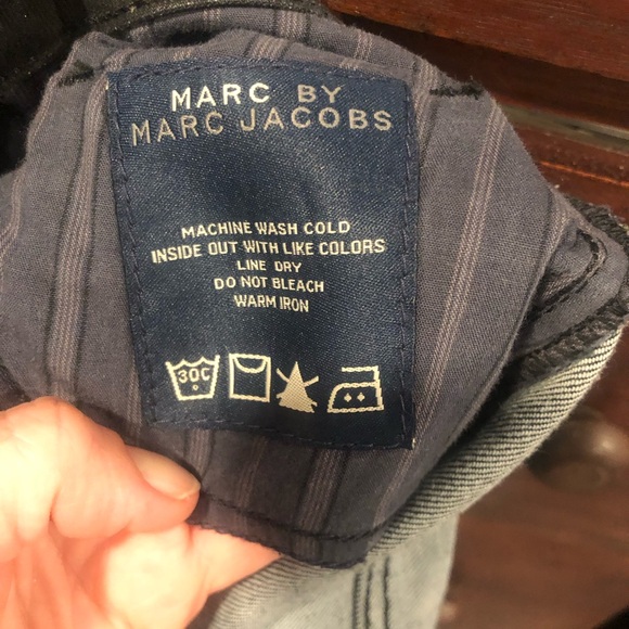 Marc by Marc Jacobs, size 4, blk, coated denim pencil skit - Picture 7 of 8